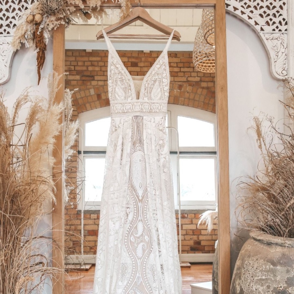 Rue De Seine Kyara Gown with Sleeves